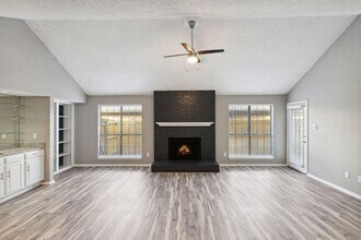 4047 St Christopher Ln in Dallas, TX - Building Photo - Building Photo