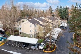 Peloton Apartments in Redmond, WA - Foto de edificio - Building Photo