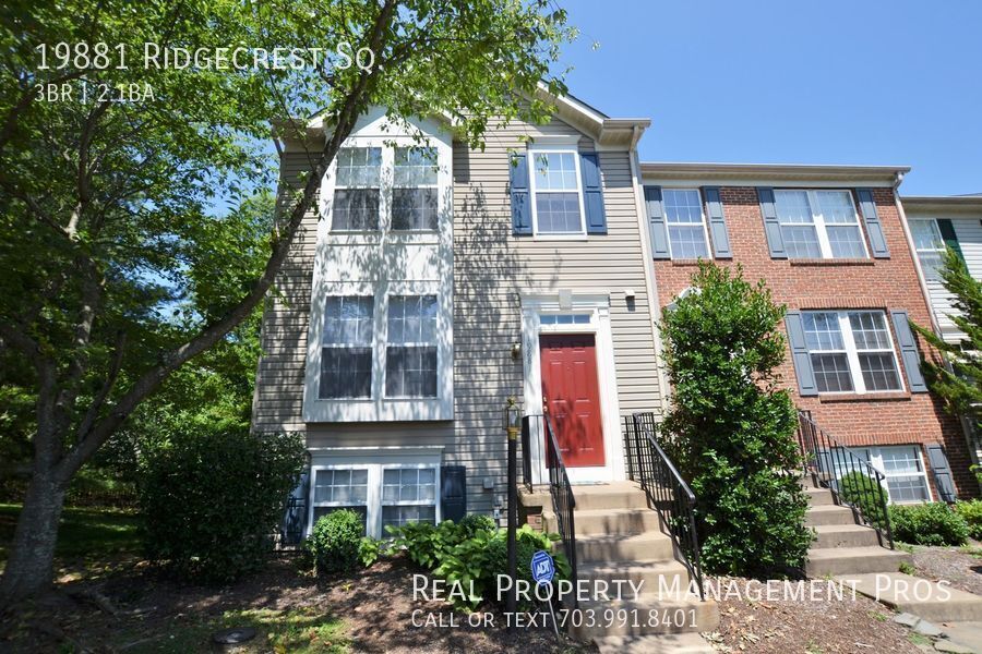 19881 Ridgecrest Square in Ashburn, VA - Building Photo