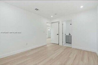 5701 SW 41st St in West Park, FL - Building Photo - Building Photo