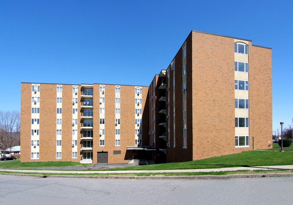 Lee Park Towers in Hanover Township, PA - Building Photo