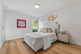 280 Easy St in Mountain View, CA - Building Photo - Building Photo