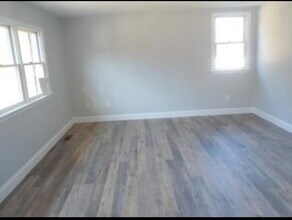 278 Ware St in Mansfield, MA - Foto de edificio - Building Photo