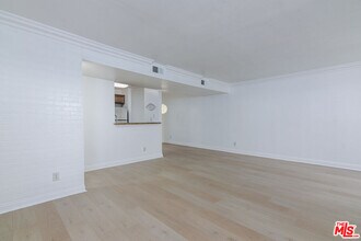 355 N Maple St in Burbank, CA - Building Photo - Building Photo