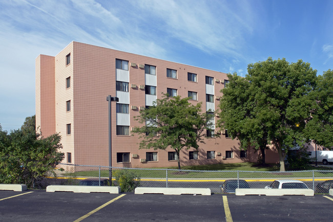 Tamarisk in Grand Rapids, MI - Building Photo - Building Photo