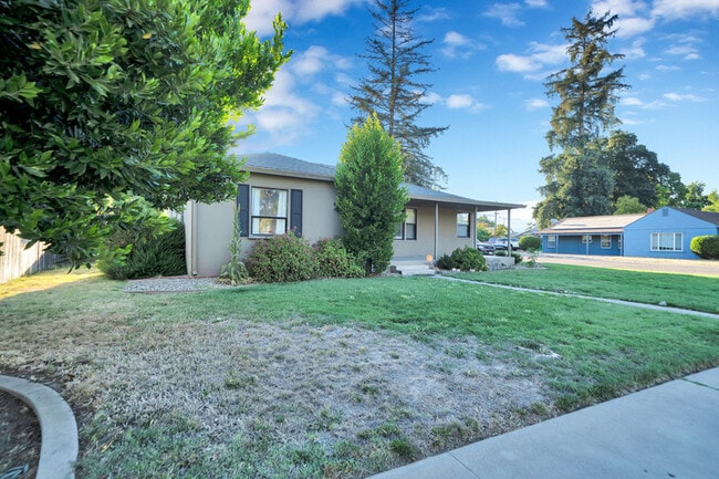 property at 1301 S Lee Ave