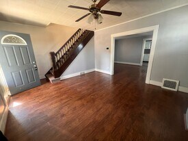 925 Leeds Ave in Monessen, PA - Building Photo