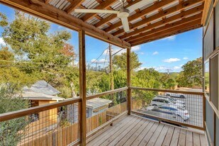 1518 Parker Ln, Unit B in Austin, TX - Building Photo