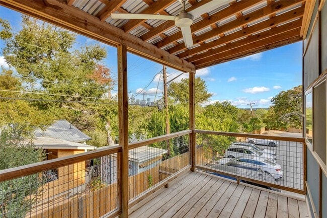 1518 Parker Ln