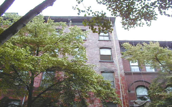 249 Waverly Pl in New York, NY - Building Photo