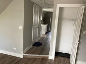 2914 N Allen Ave, Unit 3 in Chicago, IL - Building Photo - Building Photo