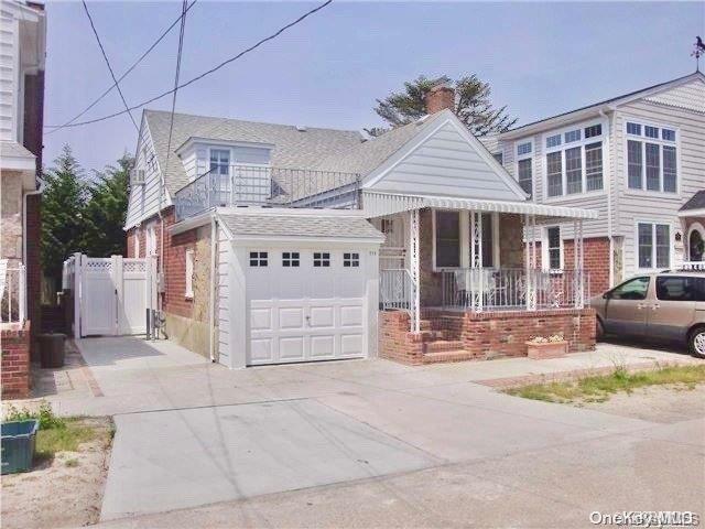 111 Inwood Ave in Point Lookout, NY - Building Photo