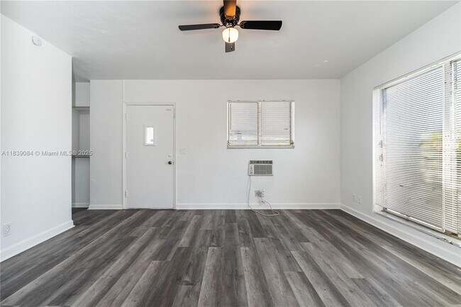 51 NW 27th Ct in Boynton Beach, FL - Building Photo - Building Photo