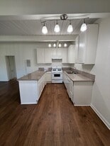 Friendly Hills Villas in Whittier, CA - Building Photo