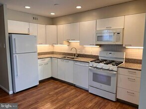 7400 Lakeview Dr in Bethesda, MD - Building Photo - Building Photo