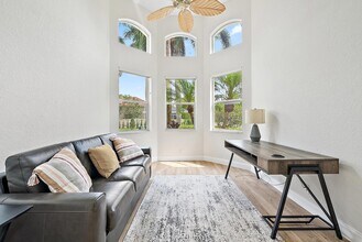 8405 Legend Club Dr in West Palm Beach, FL - Building Photo - Building Photo