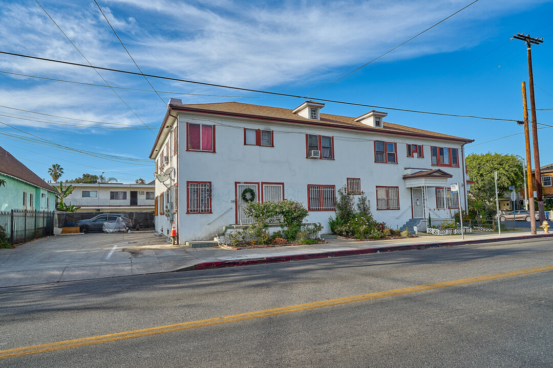 1801 S Union Ave in Los Angeles, CA - Building Photo