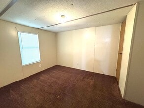 4888 FL-71 in Greenwood, FL - Building Photo - Building Photo