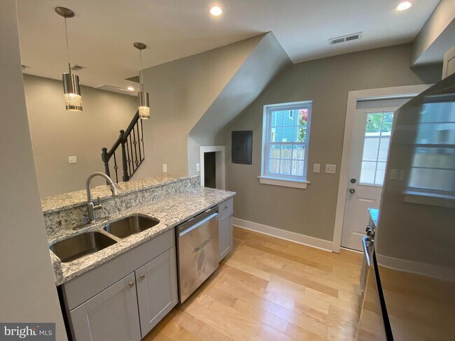 1115 Winchester St-Unit -C in Fredericksburg, VA - Building Photo - Building Photo