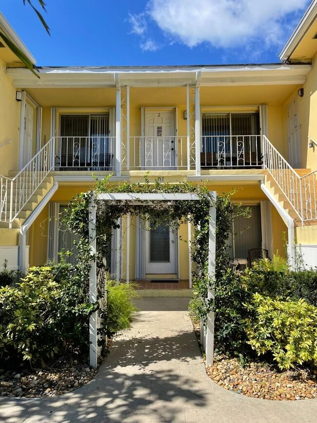 101 N Lakeside Dr in Lake Worth Beach, FL - Building Photo - Building Photo