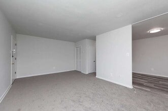 Alexander Arms Apartments in Drexel Hill, PA - Building Photo - Building Photo