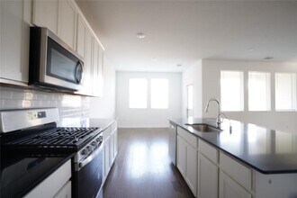 304 Northview Ln in Andice, TX - Building Photo - Building Photo