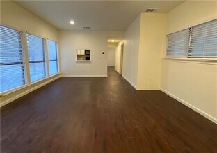 6600 Valleyside Rd in Austin, TX - Building Photo - Building Photo
