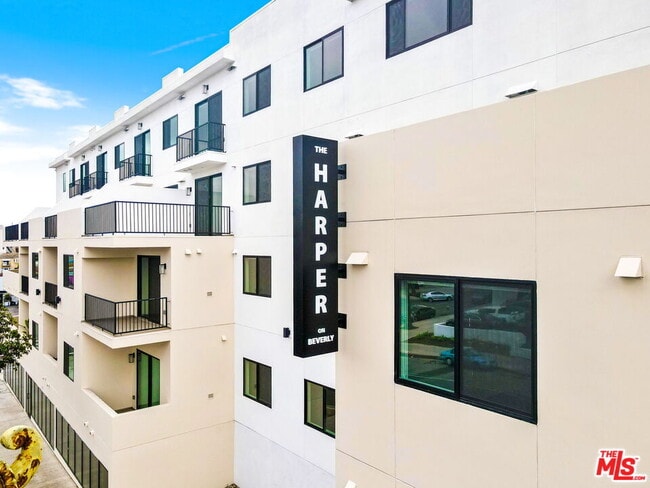 3977 Beverly Blvd in Los Angeles, CA - Building Photo - Building Photo
