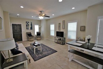 314 Fairway Dr in Bryan, TX - Building Photo - Building Photo