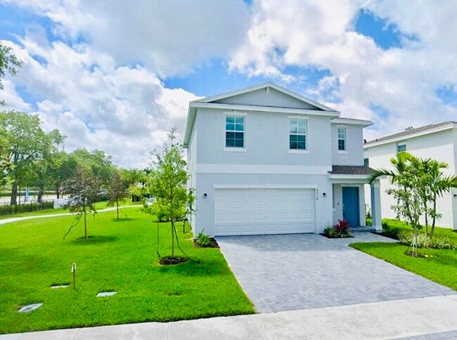 4518 Dow Ln in Lake Worth Beach, FL - Building Photo - Building Photo