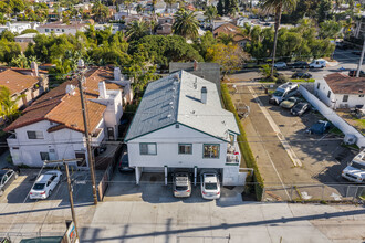 1718 Hornblend St in San Diego, CA - Building Photo - Building Photo