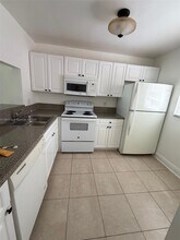 19729 SW 114th Ave in Miami, FL - Building Photo - Building Photo