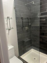 1144 E Grand St, Unit 211 in Elizabeth, NJ - Building Photo - Building Photo
