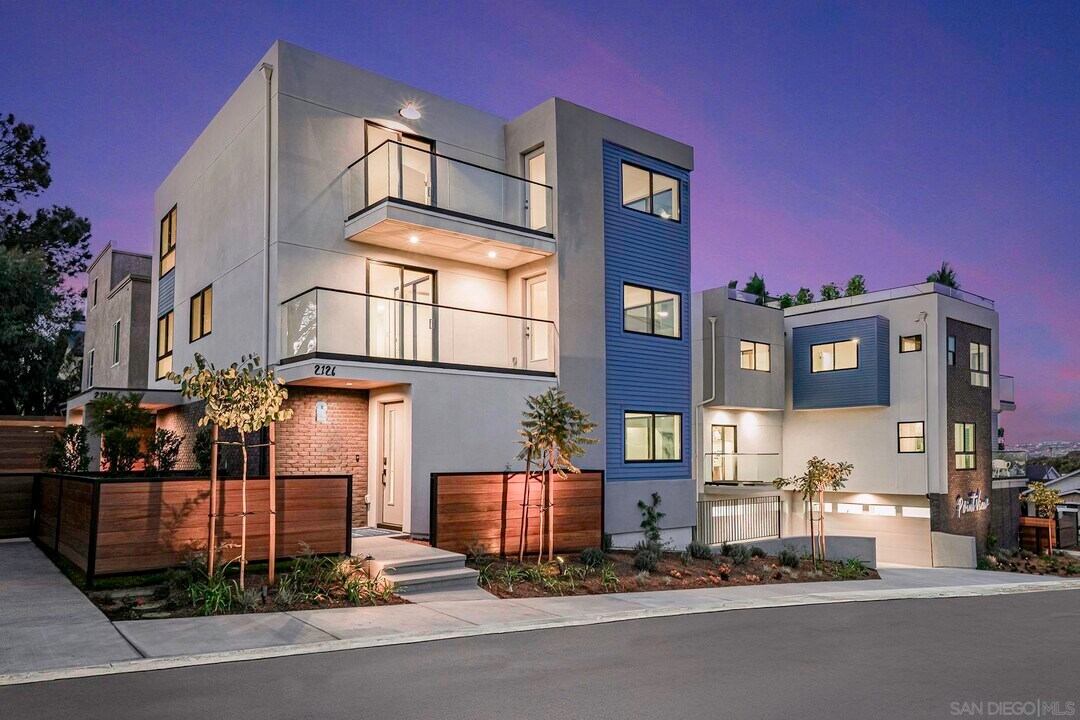 2126 San Clemente St in San Diego, CA - Building Photo