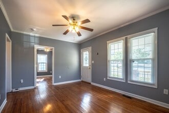 126 S Broad St in Burlington, NC - Building Photo - Building Photo