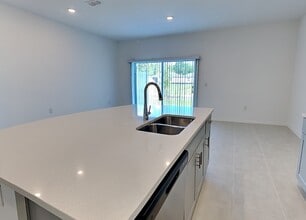 215 Riverfront Wy in Edgewater, FL - Building Photo - Building Photo