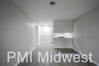 323 E 8th St in Marion, IN - Foto de edificio - Building Photo