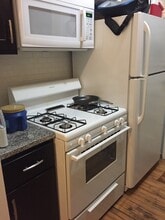 2357 N Kenneth Ave, Unit 21 in Chicago, IL - Building Photo - Building Photo