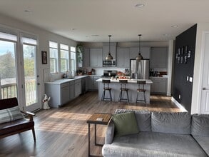 5105 Carters Xing Ave in Marshall, VA - Building Photo - Building Photo