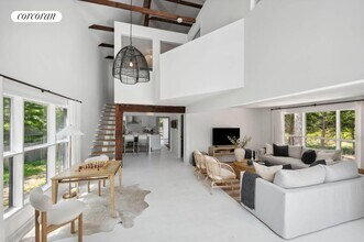 201 Cove Hollow Rd in East Hampton, NY - Building Photo - Building Photo