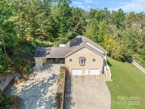 24 Lamplighter Ln, Unit 10101 in Weaverville, NC - Building Photo - Building Photo
