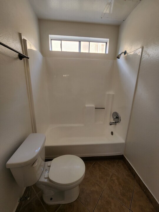 12745 Vanowen St, Unit 2 in Los Angeles, CA - Building Photo