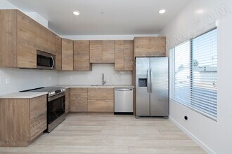 3021-3037 Luna Ave in San Diego, CA - Building Photo - Building Photo