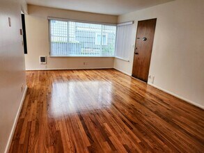 5301 Ravenna Ave NE, Unit 4 in Seattle, WA - Foto de edificio - Building Photo