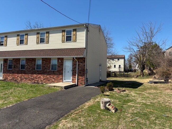 406 Avenue C in Horsham, PA - Building Photo - Building Photo