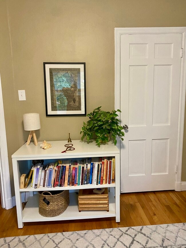 7240 Amherst Ave, Unit Amherst  2nd Floor