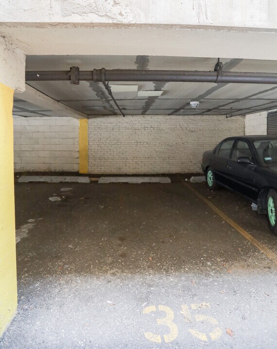 1064 W Catalpa Ave, Unit #208 in Chicago, IL - Foto de edificio