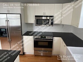 414 Bickett Blvd in Raleigh, NC - Building Photo - Building Photo