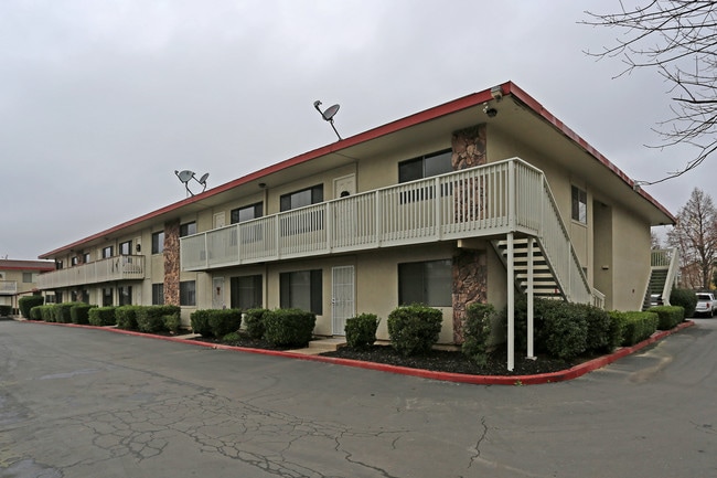 Mission Falls in Carmichael, CA - Foto de edificio - Building Photo