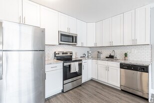 Brookside Gardens in Bridgeport, CT - Building Photo